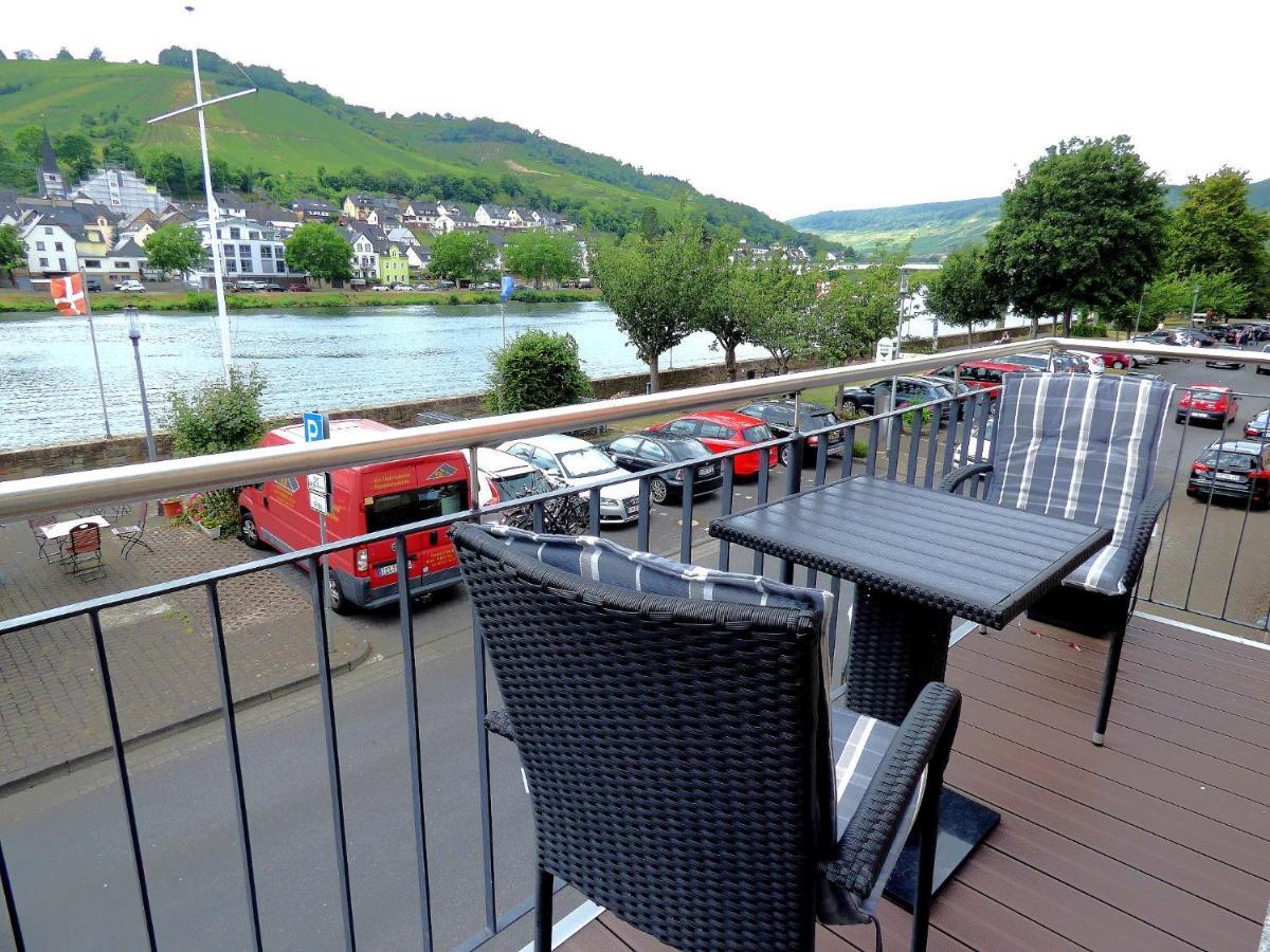 Ferienhaus Moselpromenade Zell Exterior foto
