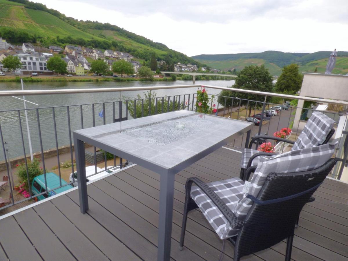 Ferienhaus Moselpromenade Zell Exterior foto