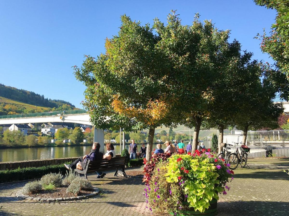 Ferienhaus Moselpromenade Zell Exterior foto