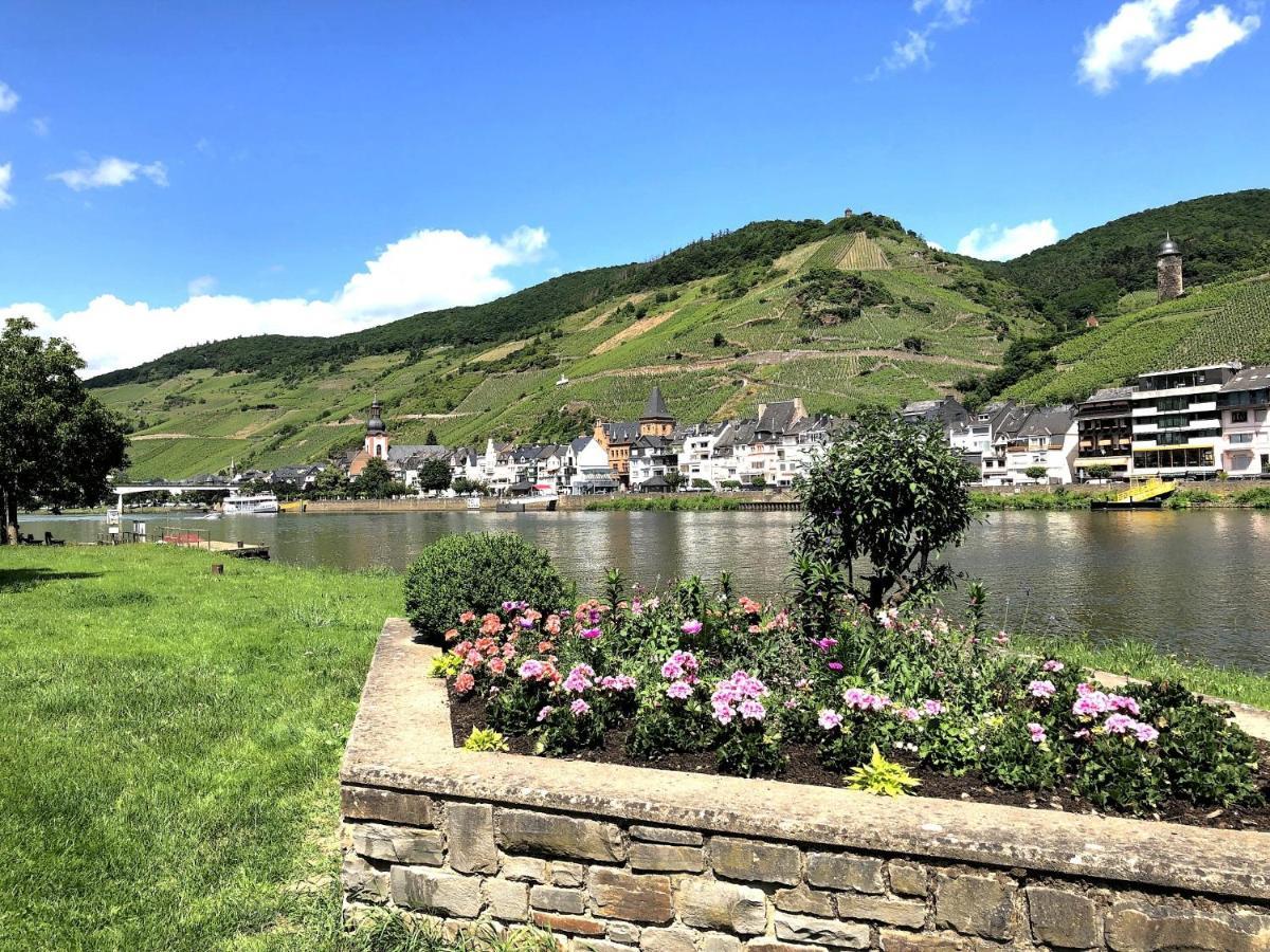 Ferienhaus Moselpromenade Zell Exterior foto