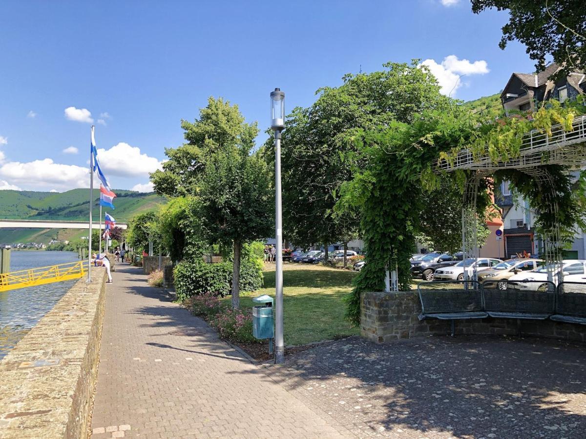Ferienhaus Moselpromenade Zell Exterior foto