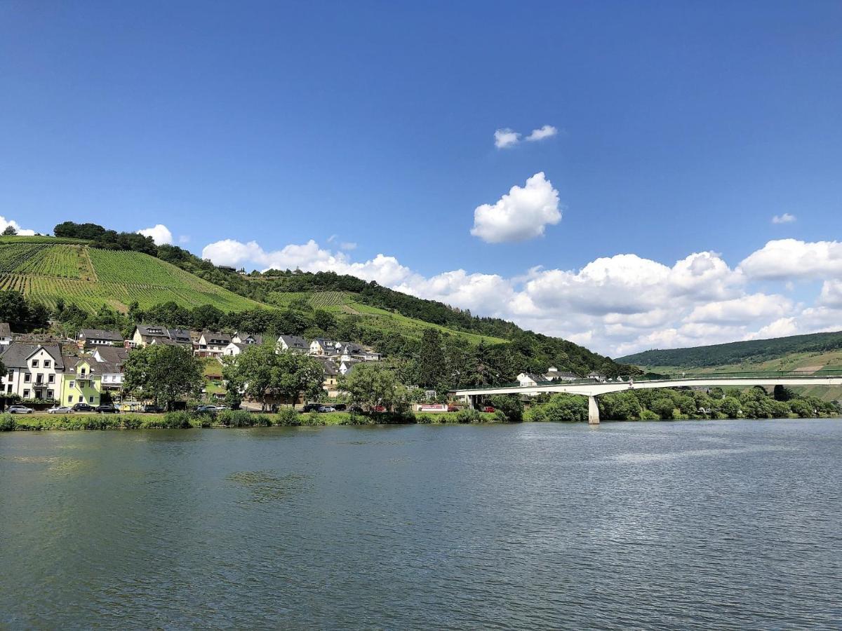 Ferienhaus Moselpromenade Zell Exterior foto