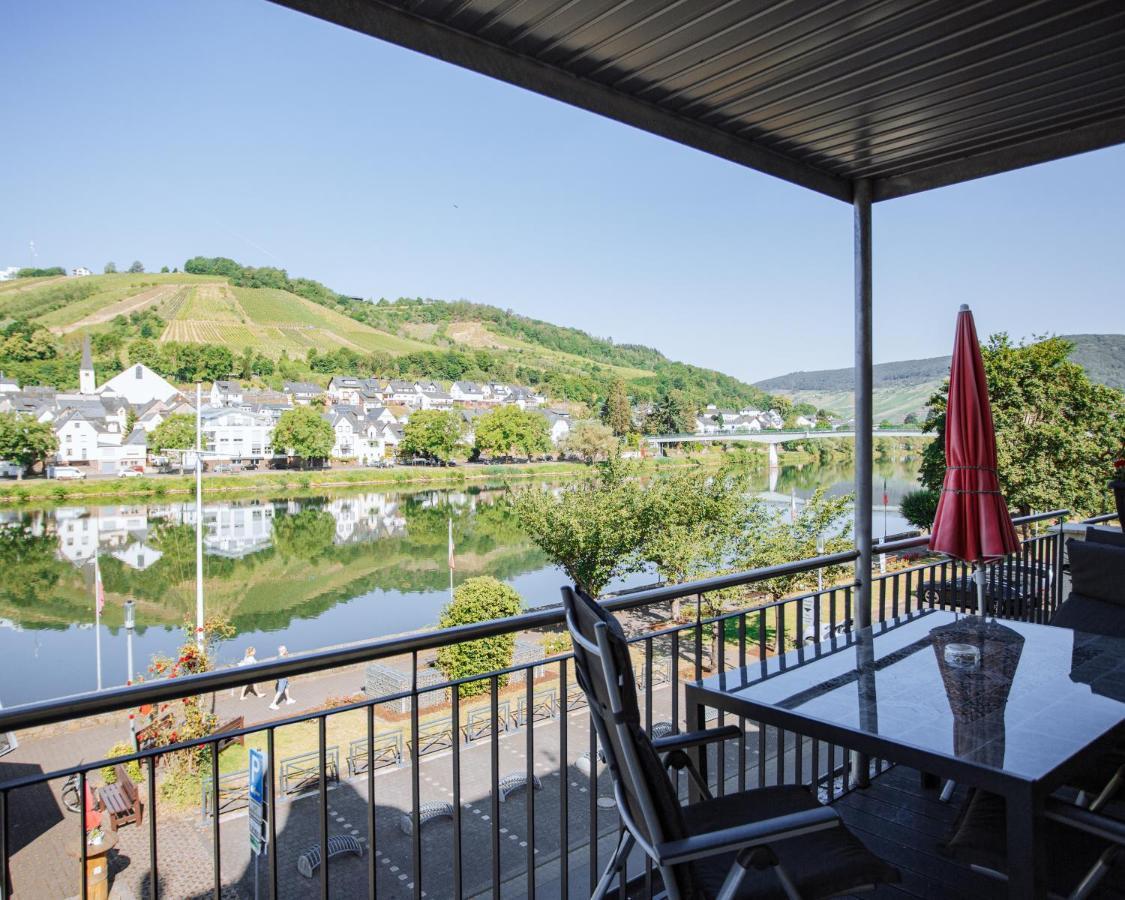 Ferienhaus Moselpromenade Zell Exterior foto